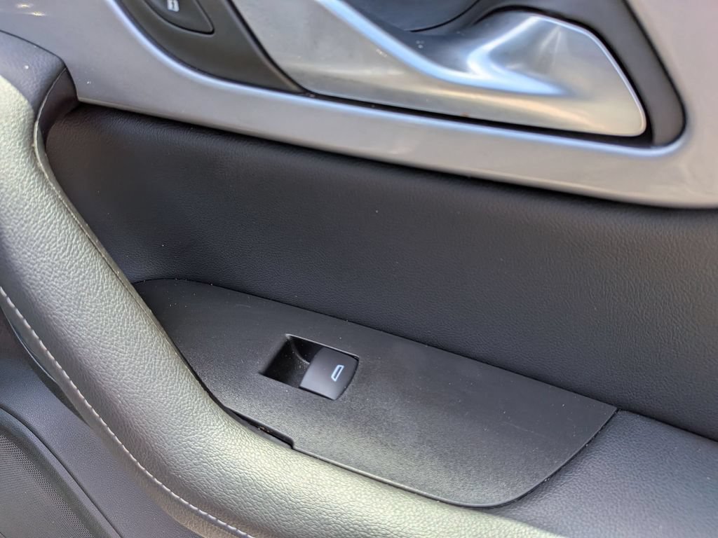 Used 2025 Chevrolet TrailBlazer LT AWD/4WD image 46
