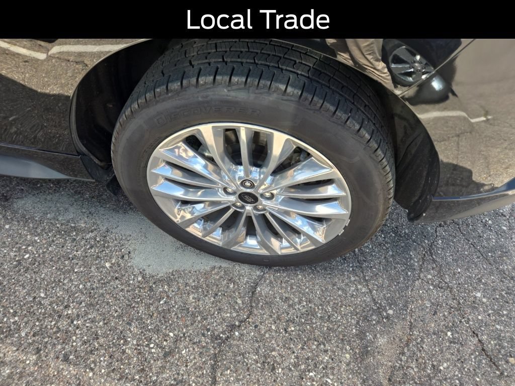 Used 2022 Ford Edge Titanium w/ Equipment Group 301A AWD/4WD image 7