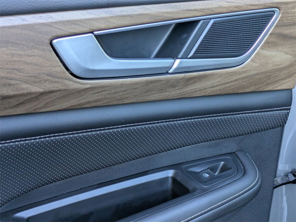 Used 2025 Volkswagen Atlas SE image 25