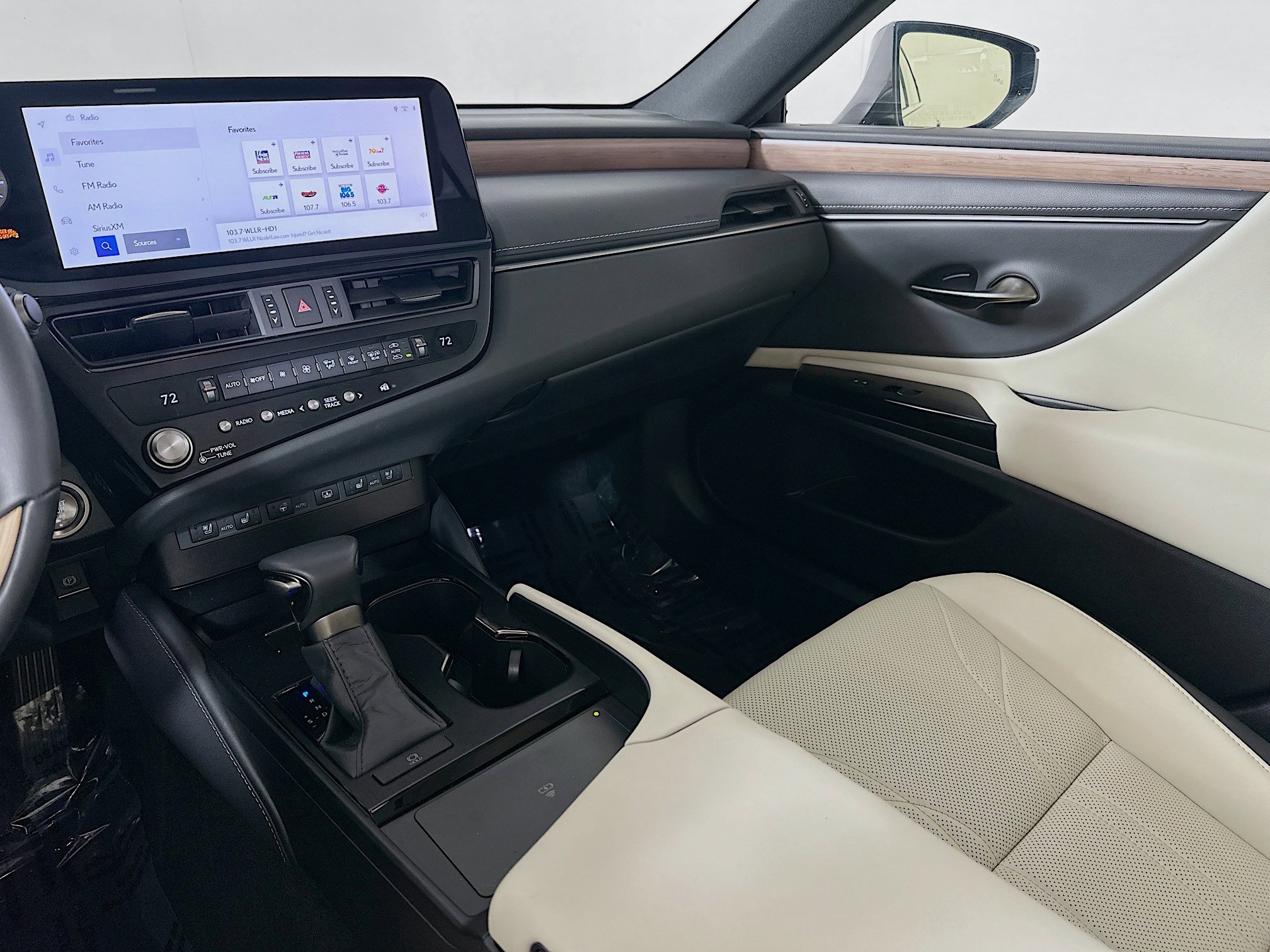 Used 2024 Lexus ES 350 Luxury w/ Technology Package image 22