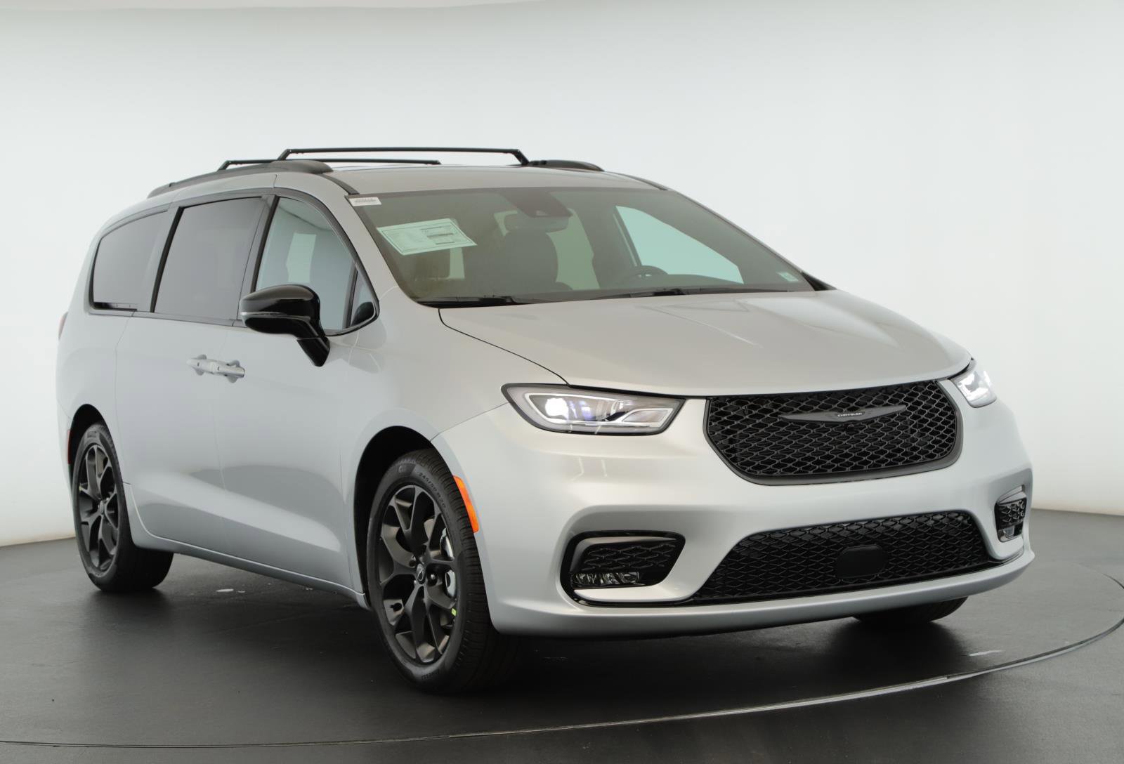 New 2026 Chrysler Pacifica Select w/ S Appearance Package