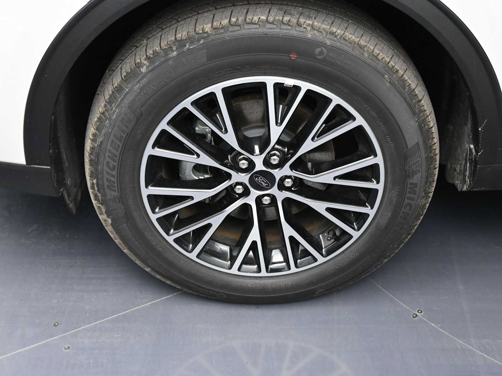 New 2025 Ford Escape SE FWD image 10