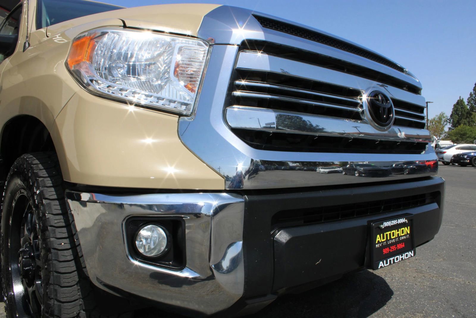 Used 2017 Toyota Tundra SR5 w/ SR5 Upgrade Package image 10