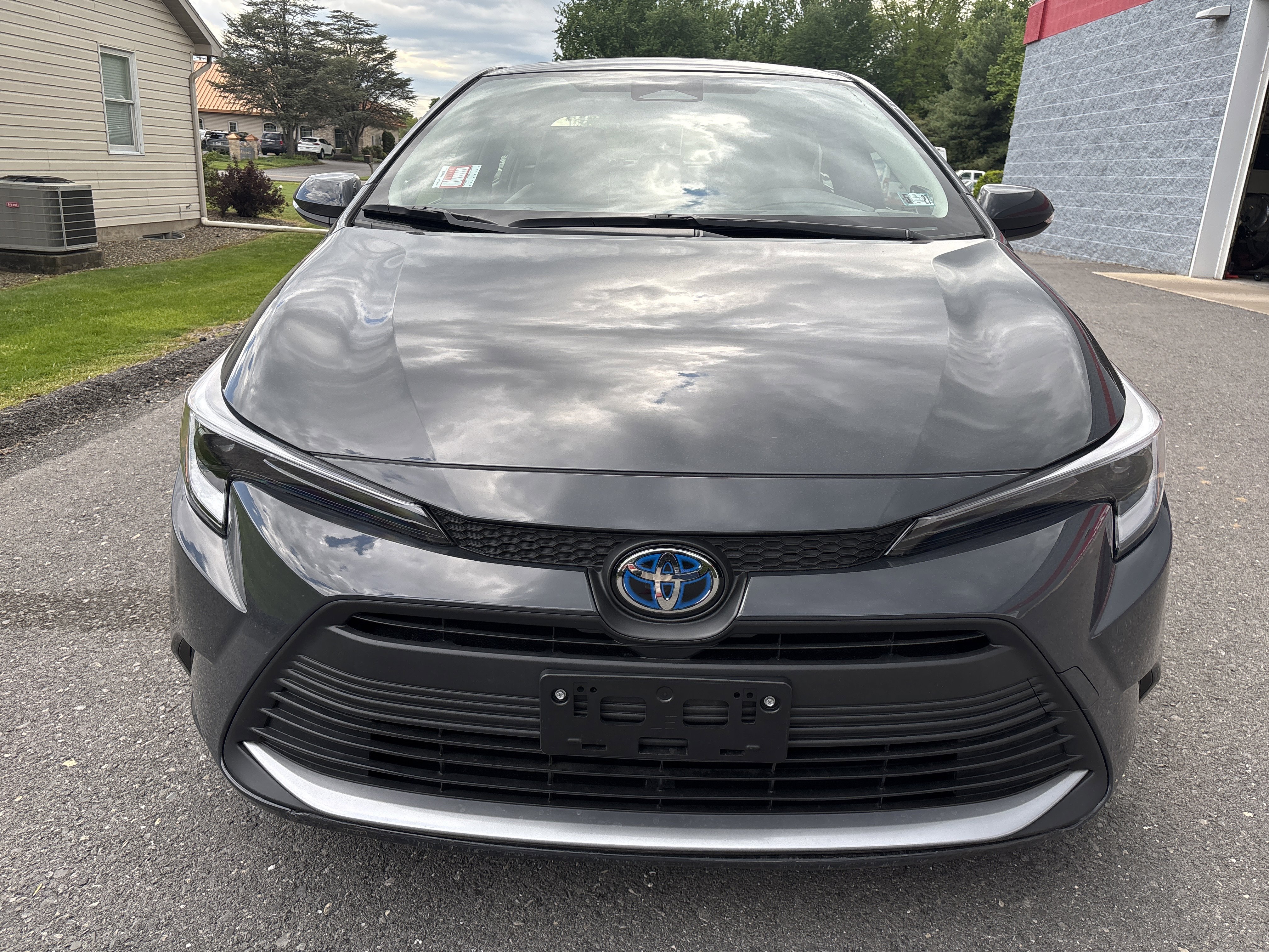Certified 2025 Toyota Corolla XLE FWD image 9