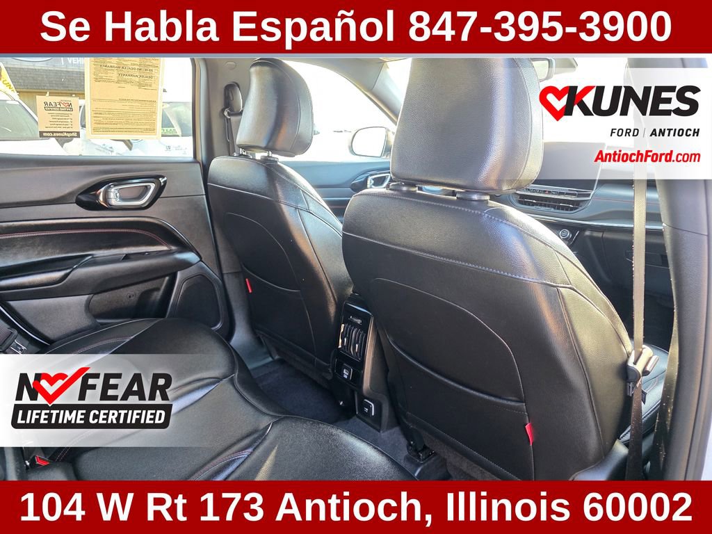 Used 2025 Jeep Compass Trailhawk AWD/4WD image 32