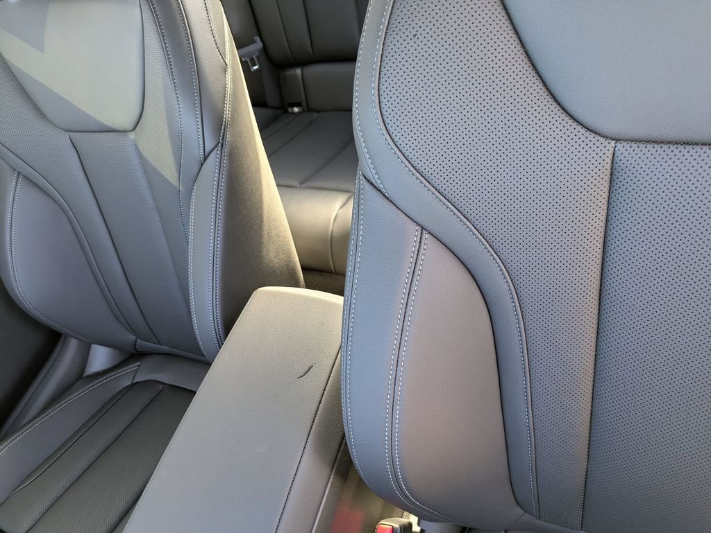 New 2025 BMW 230i xDrive Coupe w/ Convenience Package AWD/4WD image 17