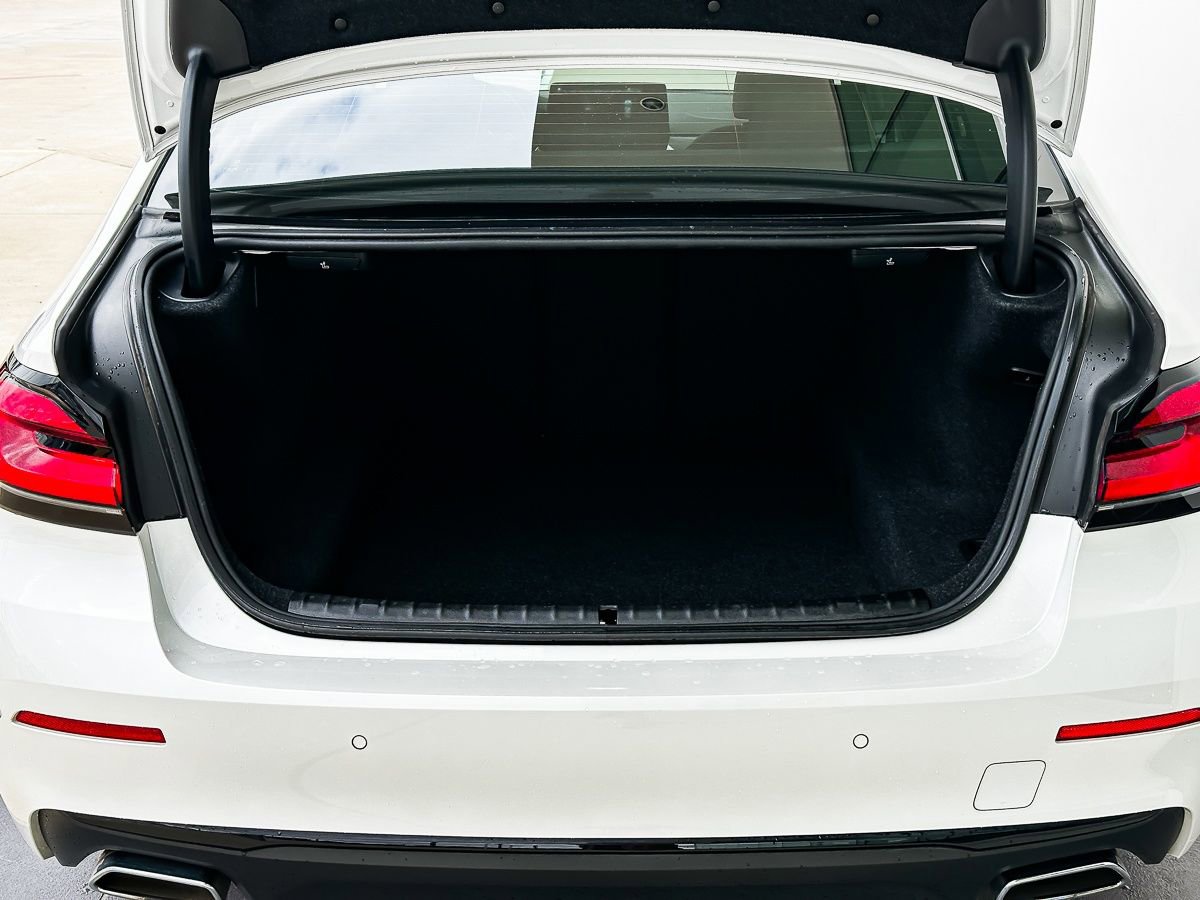 Certified 2022 BMW 530i 530i w/ Premium Package image 31