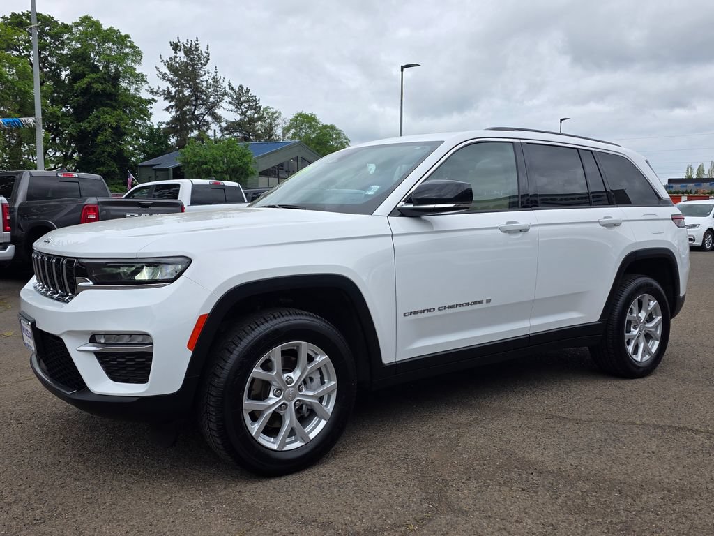 Used 2023 Jeep Grand Cherokee Limited AWD/4WD image 1