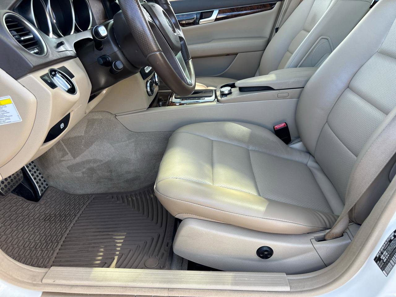 Used 2014 Mercedes-Benz C 250 Sedan image 11