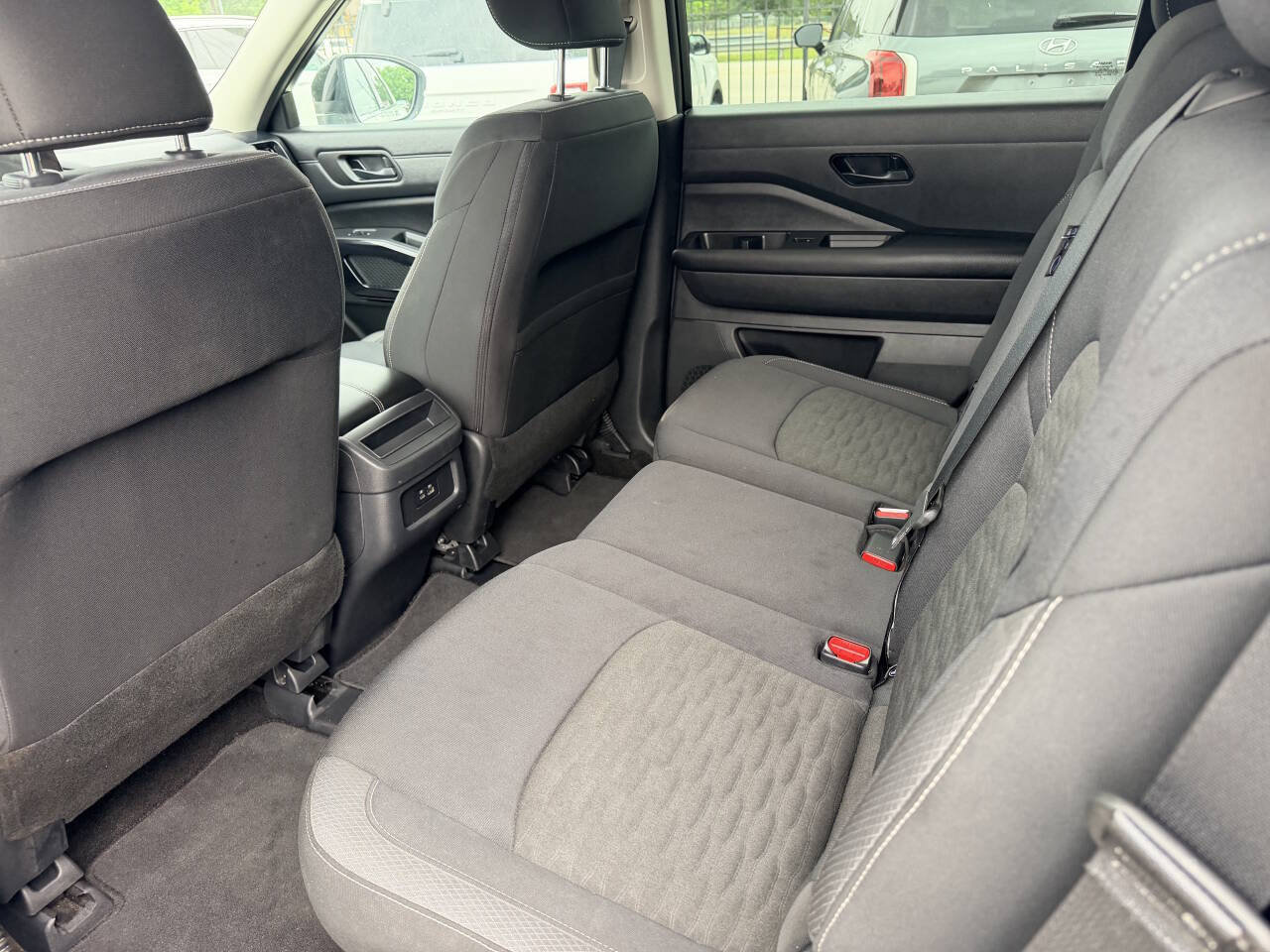Used 2025 Nissan Pathfinder S FWD image 14