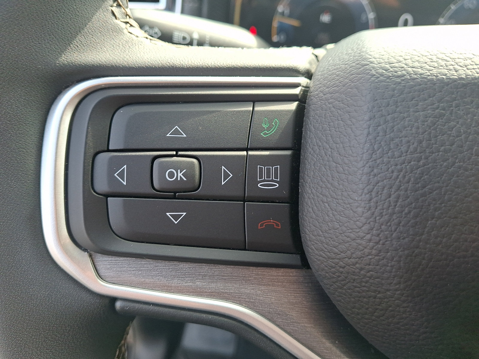 Used 2025 Jeep Wagoneer L 4WD image 21