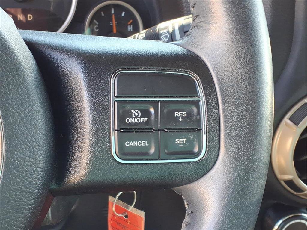 Used 2017 Jeep Wrangler 75th Anniversary image 28