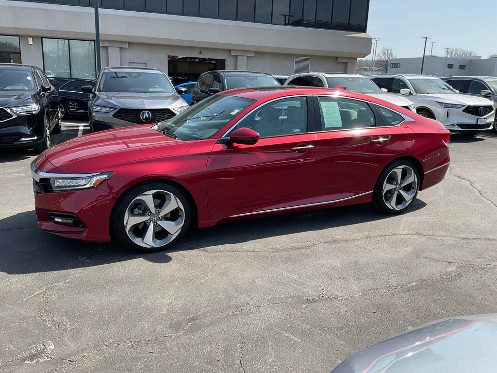 Used 2018 Honda Accord Touring image 4