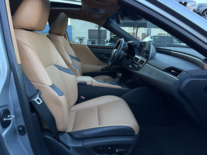 Used 2022 Lexus ES 350 w/ Premium Package image 27