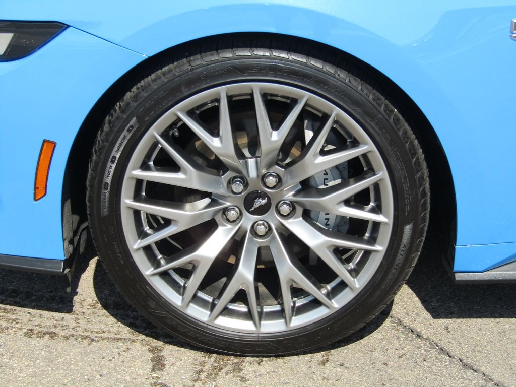 Used 2025 Ford Mustang GT Premium RWD image 7