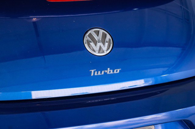 Used 2012 Volkswagen Beetle 2.0T FWD image 35
