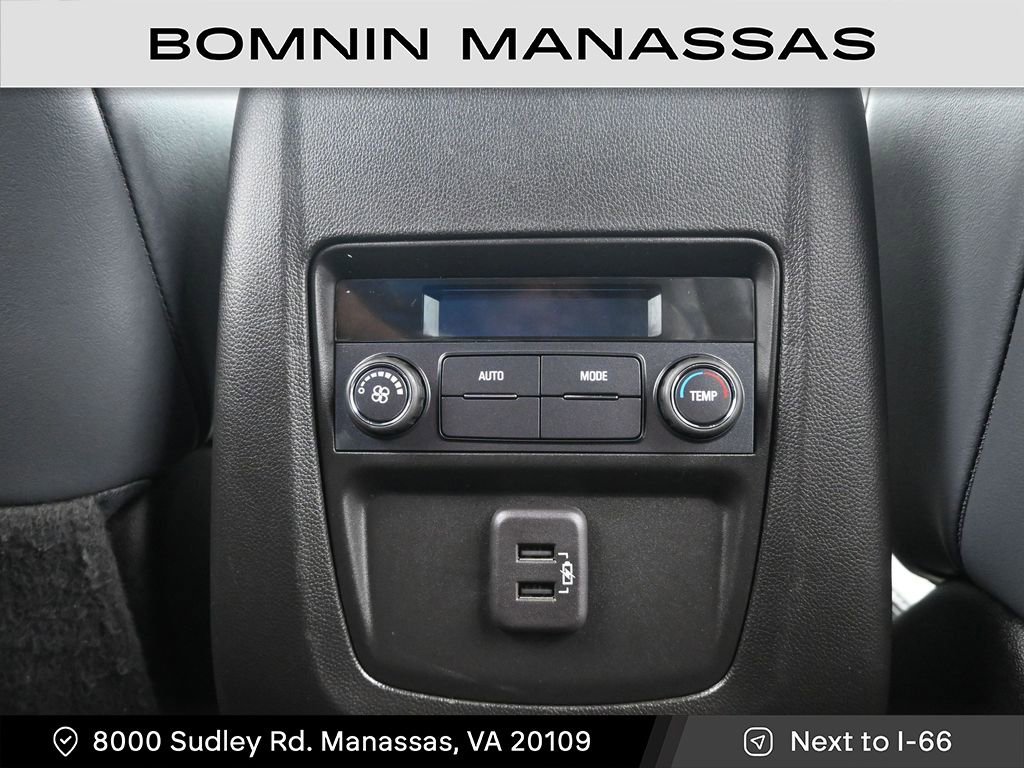 Used 2023 Buick Enclave Essence image 16