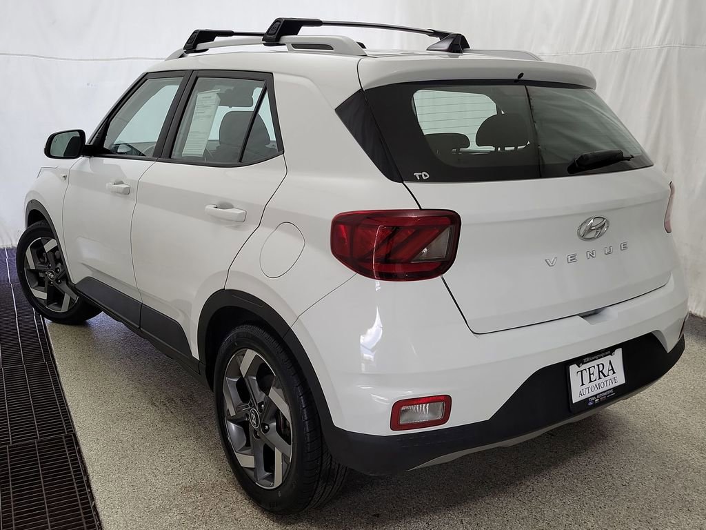 Used 2022 Hyundai Venue SEL image 7
