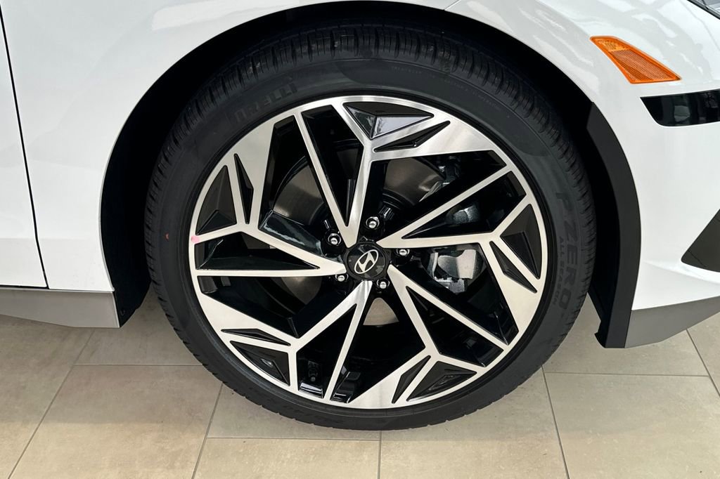 New 2025 Hyundai Ioniq 6 SEL image 4