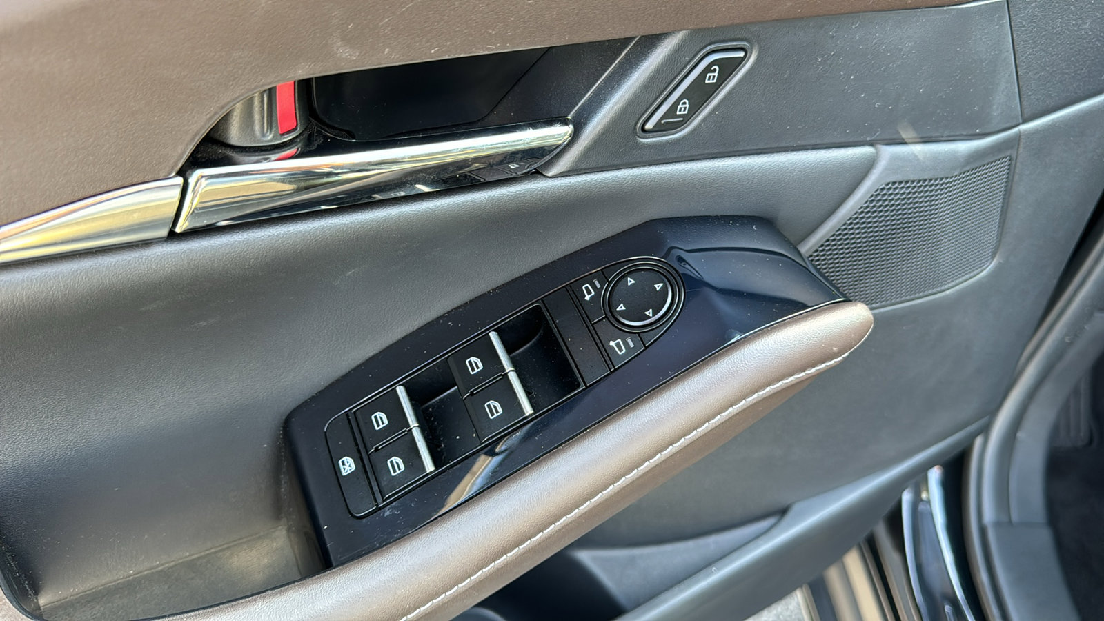 Used 2023 MAZDA CX-30 AWD 2.5 S w/ Premium Package image 12