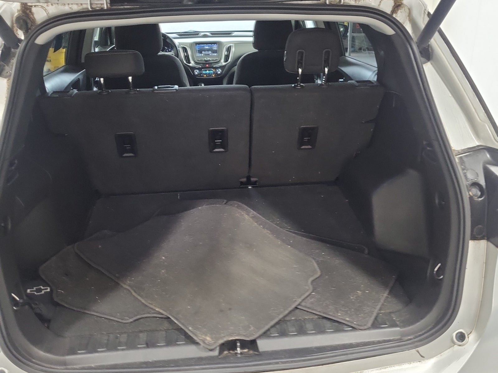 Used 2019 Chevrolet Equinox LT w/ Driver Convenience Package FWD image 10