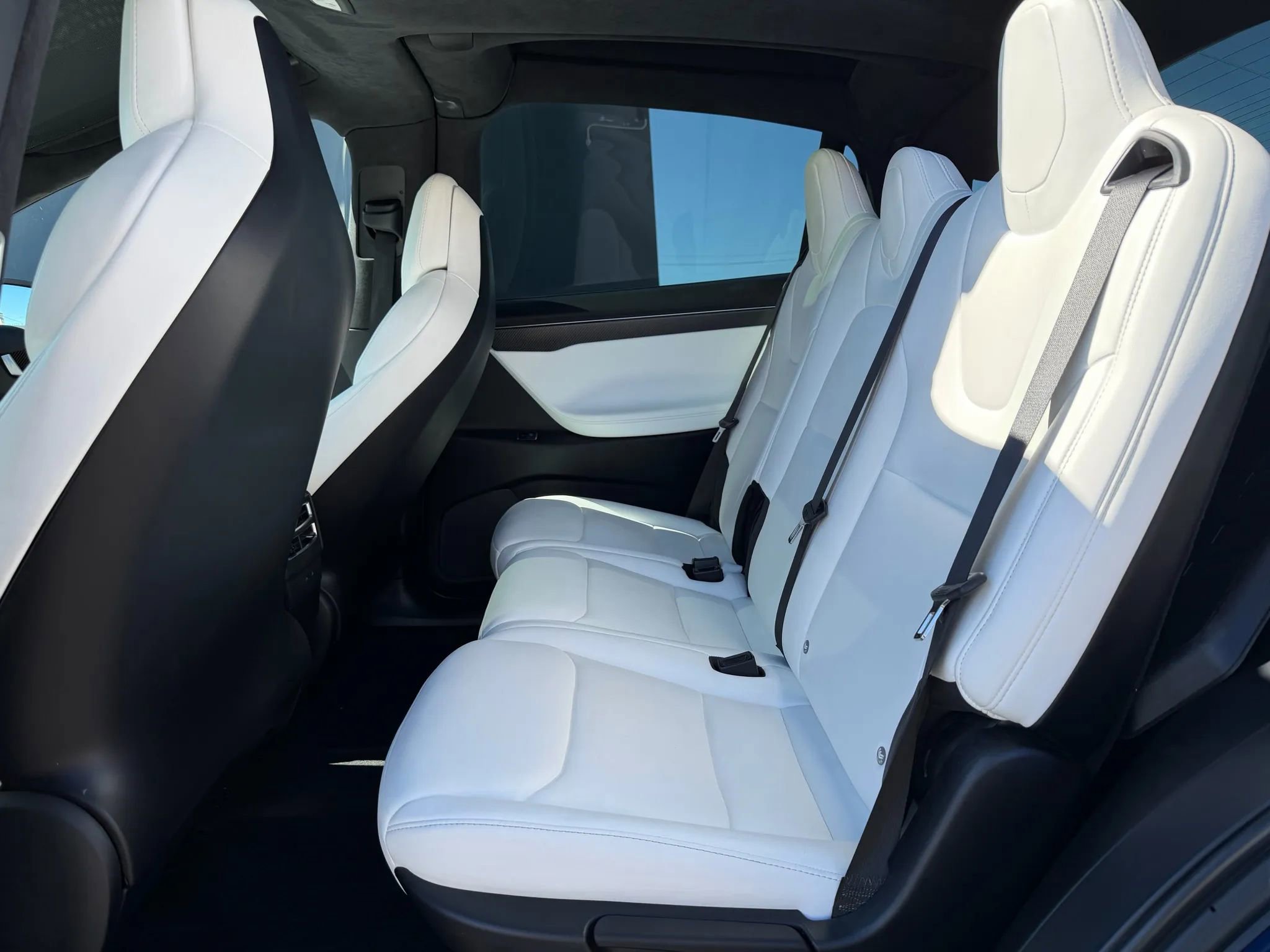 Used 2018 Tesla Model X 100D image 12