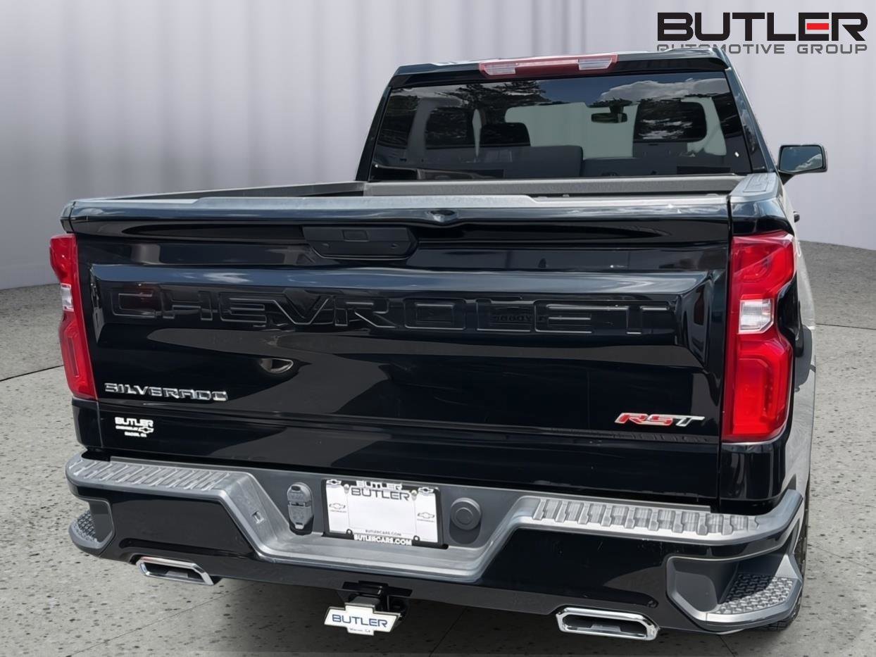 Used 2022 Chevrolet Silverado 1500 RST AWD/4WD image 9