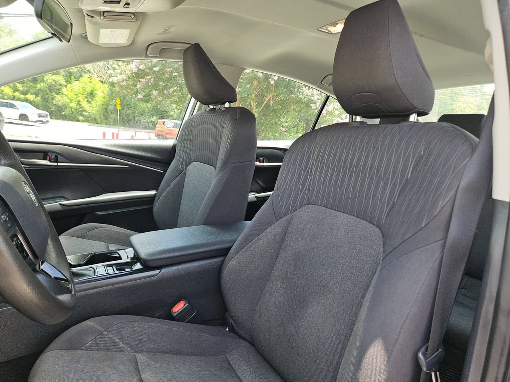 Used 2025 Toyota Camry LE FWD image 16
