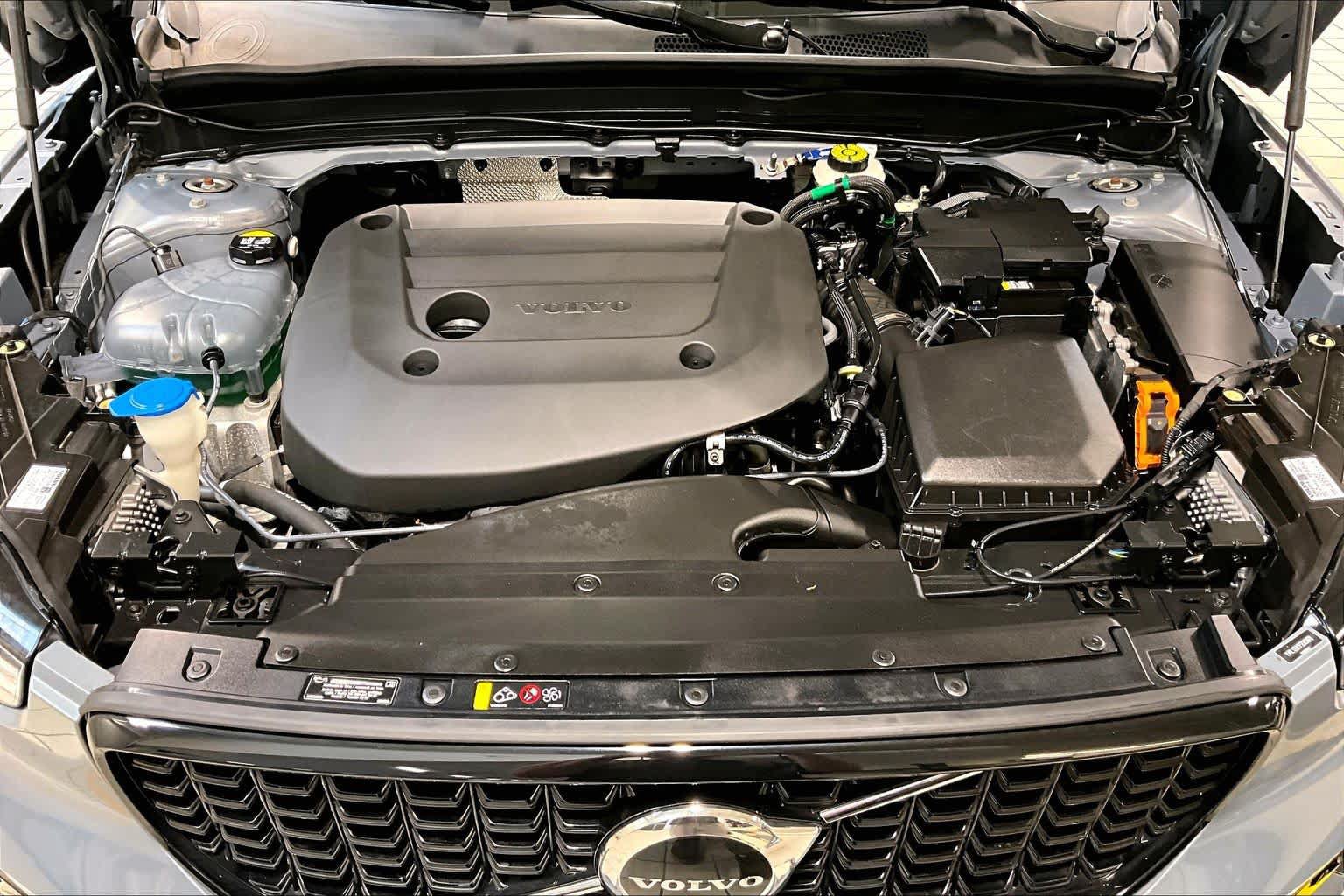 Certified 2023 Volvo XC40 B5 Ultimate w/ Climate Package AWD/4WD image 29
