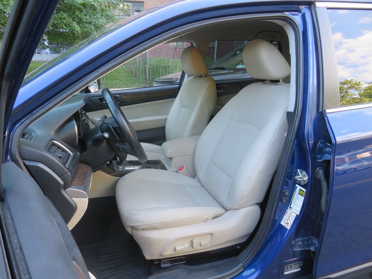 Used 2015 Subaru Outback 2.5i Limited AWD/4WD image 10