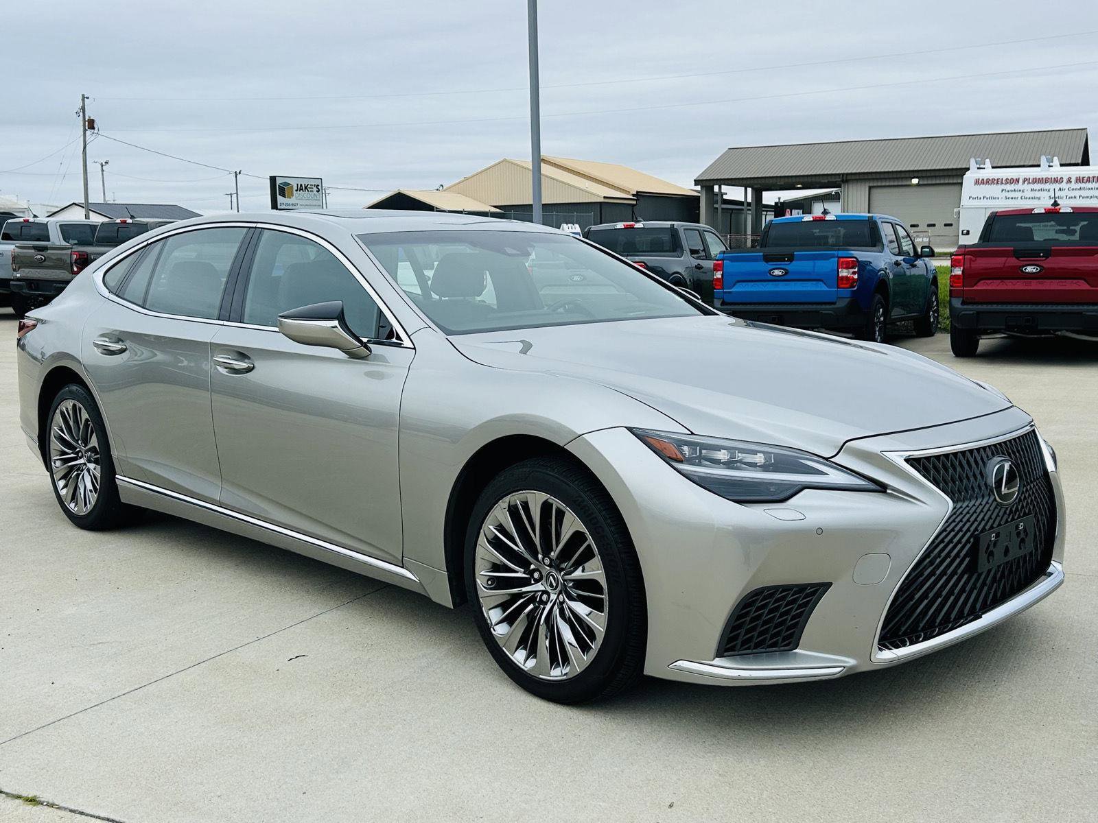 Used 2022 Lexus LS 500 AWD w/ Accessory Package (Z1) image 2