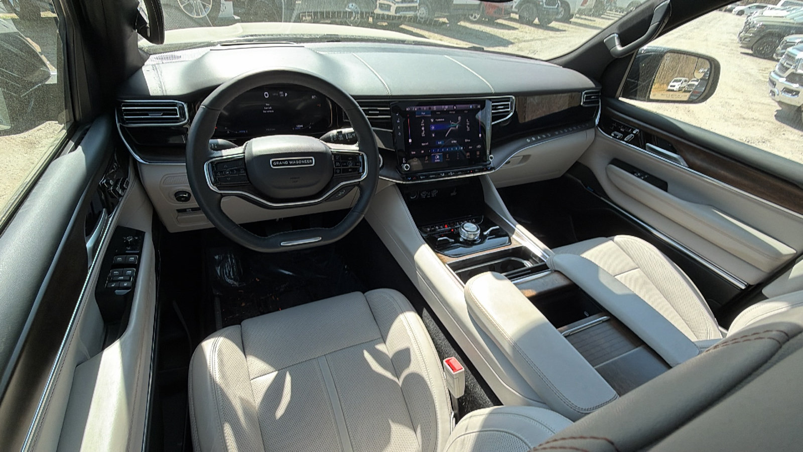 Certified 2025 Jeep Grand Wagoneer 4WD image 27
