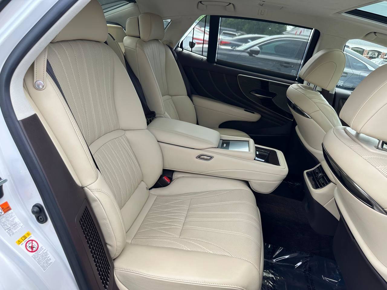 Used 2018 Lexus LS 500h AWD w/ Luxury Package image 35