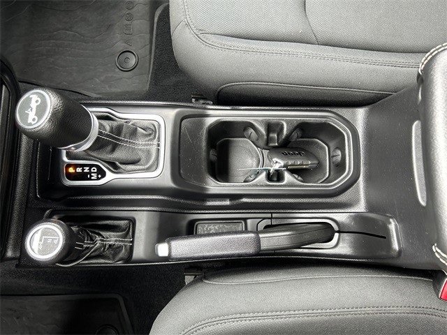 Used 2020 Jeep Wrangler Unlimited Sahara image 28