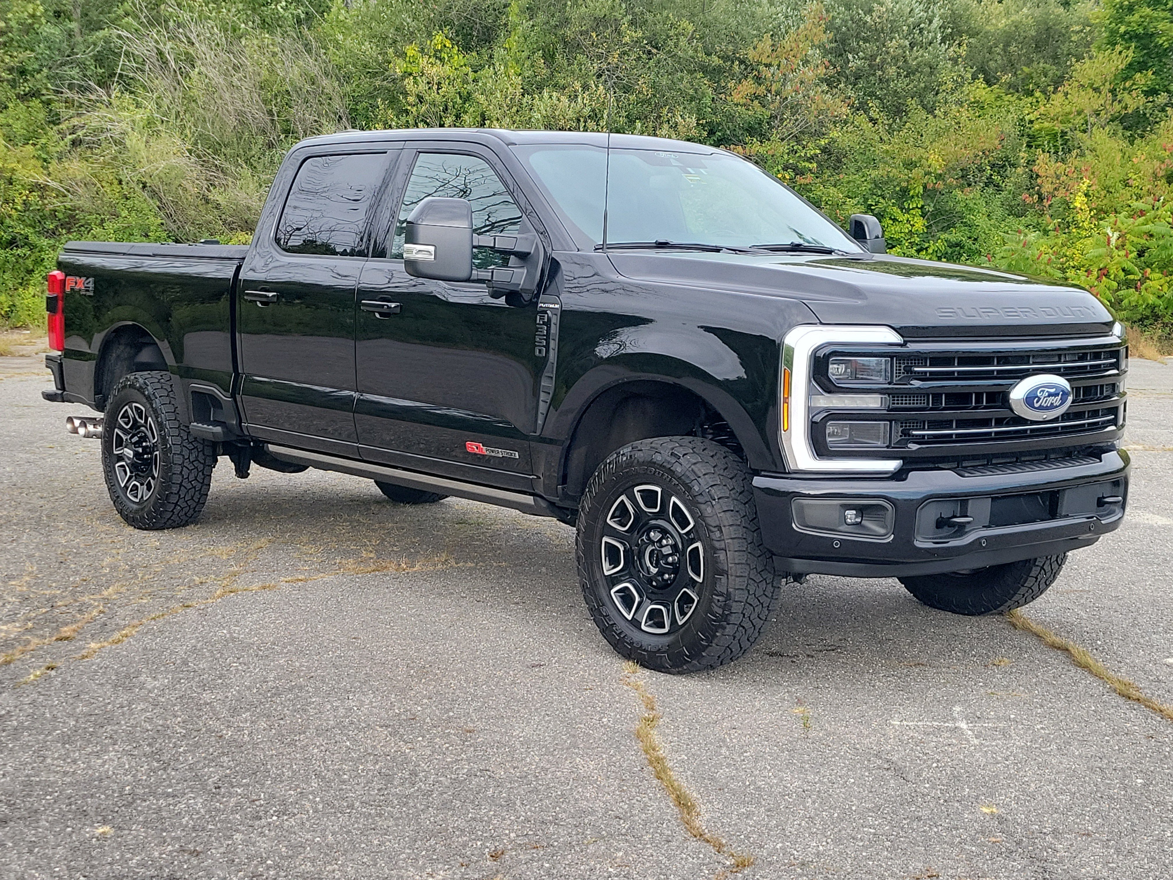 Used 2025 Ford F350 Platinum w/ FX4 Off-Road Package AWD/4WD image 3