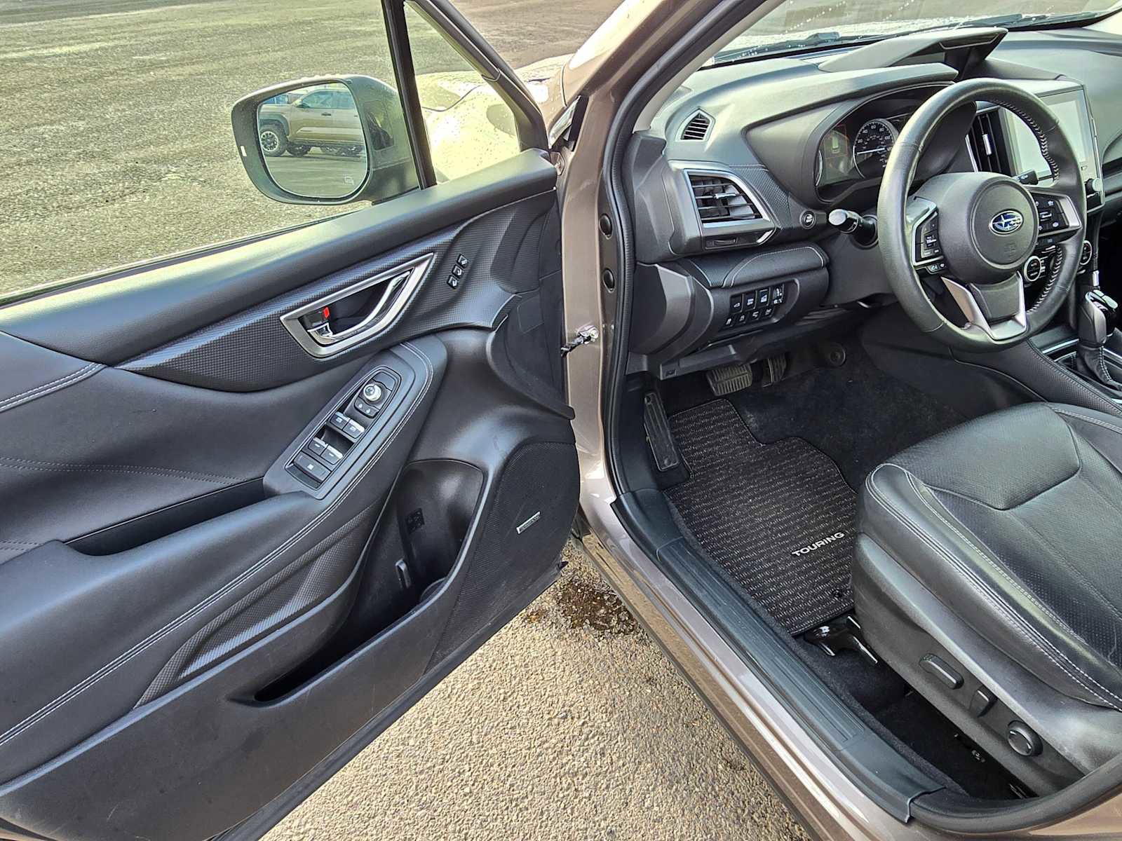 Used 2023 Subaru Forester Touring AWD/4WD image 21