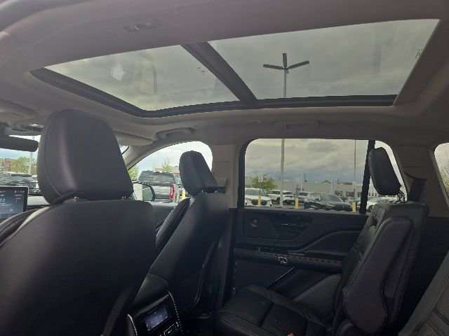 Certified 2024 Lincoln Aviator Reserve w/ Jet Package AWD/4WD image 7