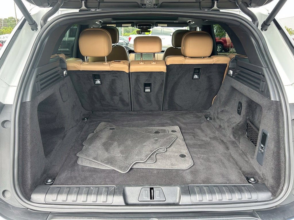 Used 2025 Land Rover Range Rover Sport SE AWD/4WD image 45
