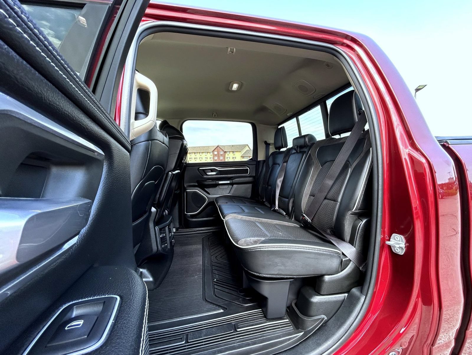 Used 2020 RAM 1500 Laramie AWD/4WD image 20