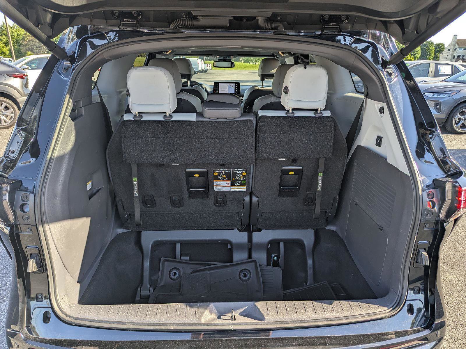Used 2023 Toyota Sienna XSE w/ XSE Plus Package AWD/4WD image 29