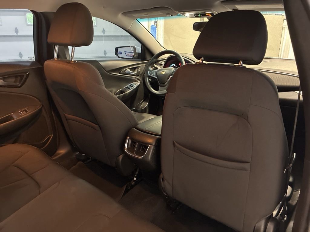 Used 2022 Chevrolet Malibu LT image 39