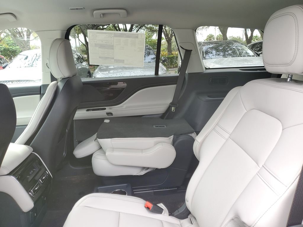 New 2026 Lincoln Aviator 2WD image 11