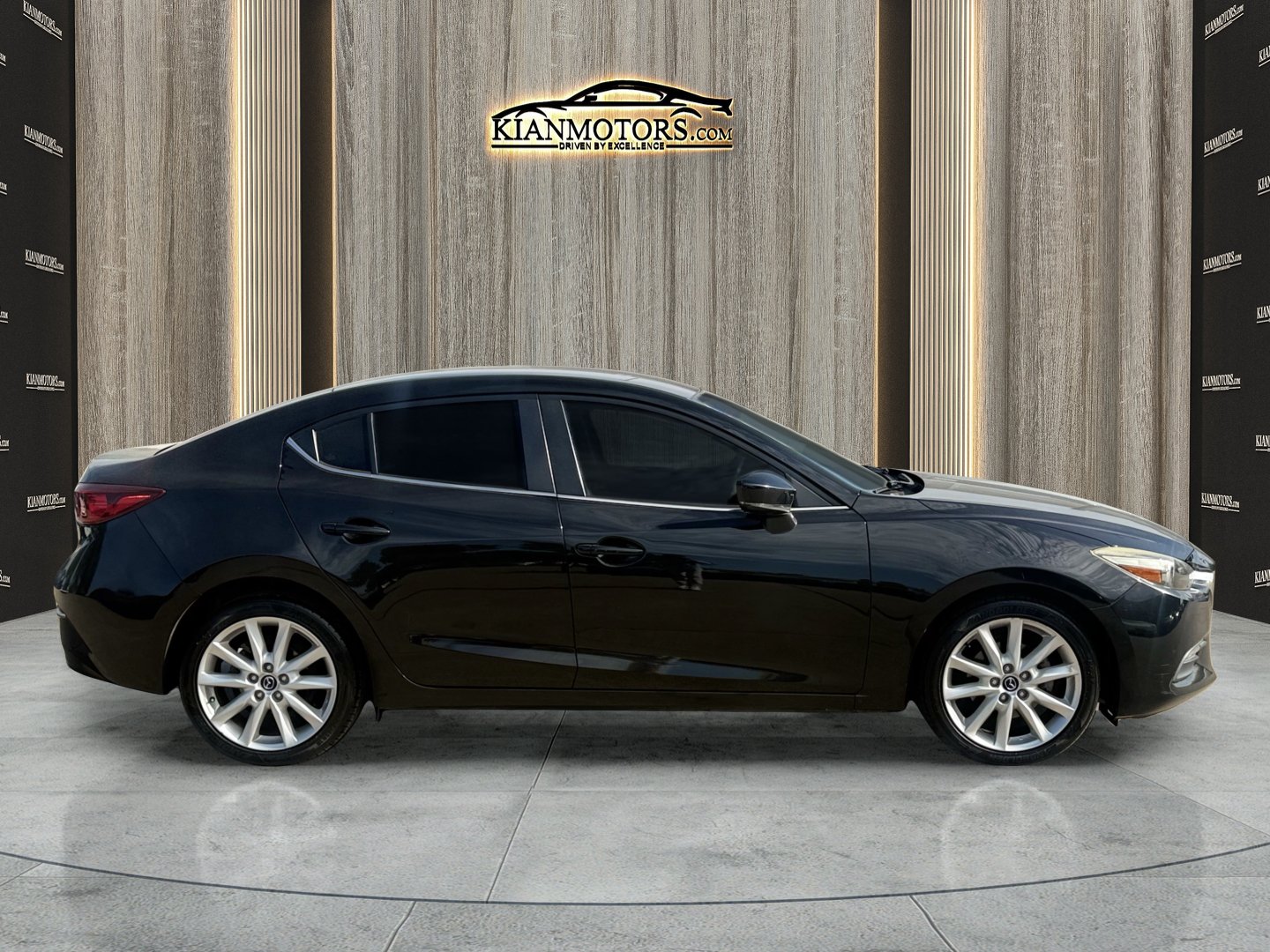 Used 2017 MAZDA MAZDA3 Touring FWD image 8