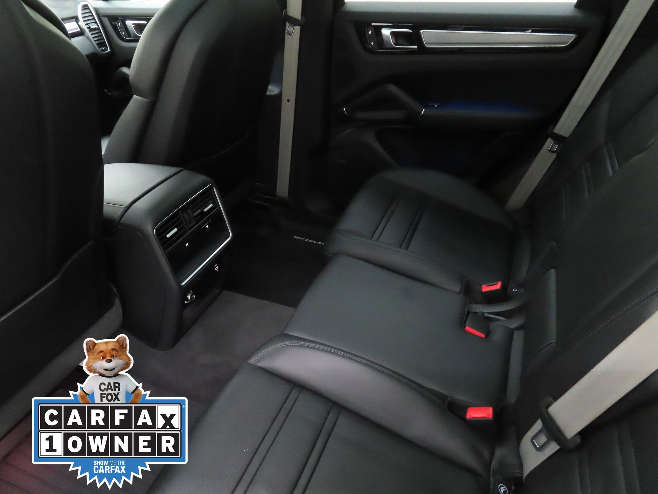 Used 2023 Porsche Cayenne Platinum Edition image 22