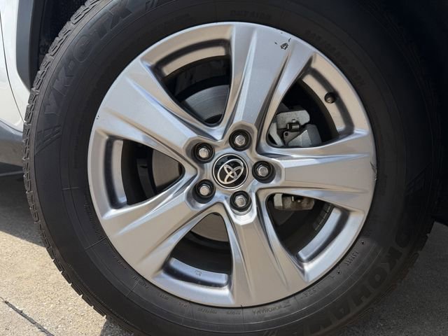 Certified 2022 Toyota RAV4 XLE w/ Convenience Package AWD/4WD image 10