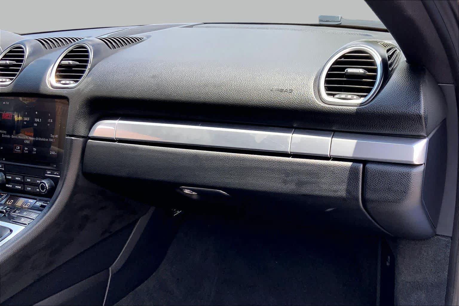 Used 2018 Porsche 718 Cayman RWD image 15