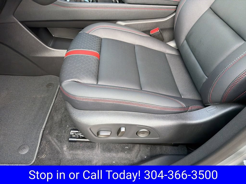 New 2026 Chevrolet Traverse RS w/ LPO, Floor Liner Package AWD/4WD image 13