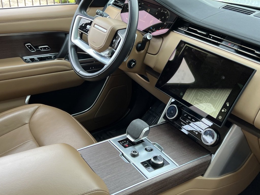 Used 2023 Land Rover Range Rover SE image 15