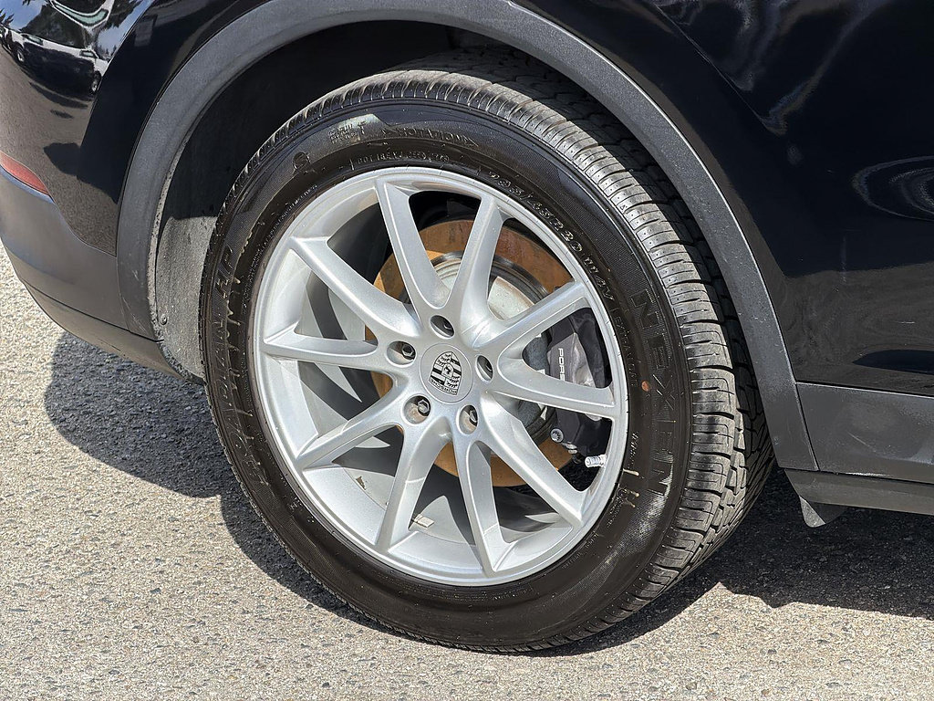Used 2024 Porsche Cayenne AWD/4WD image 33
