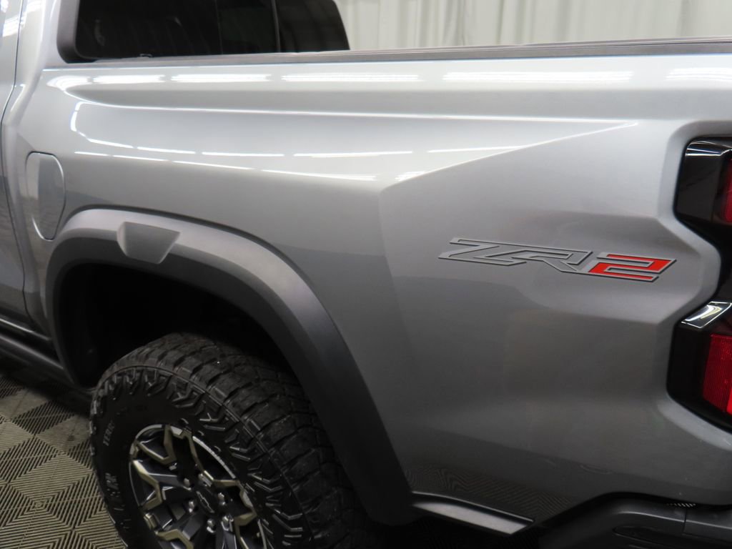 Used 2026 Chevrolet Colorado ZR2 w/ Technology Package AWD/4WD image 47